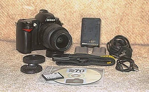 Nikon D70 - As new cond. + AF-S 18-55 zoom lens, 1450 S/Count, FREE POSTAGE. - Picture 1 of 7