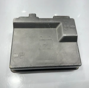 2003-2006 CHEVY EXPRESS FUSE BOX COVER LID P/N 6356-3210 GENUINE OEM USED PART - Picture 1 of 6