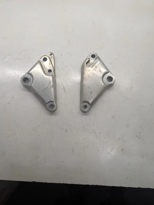 Suportes para passageiros Honda Cm450 Cb450 montagens de escapamento fabricante de equipamento original 1980-1984 - Imagem 1 de 4