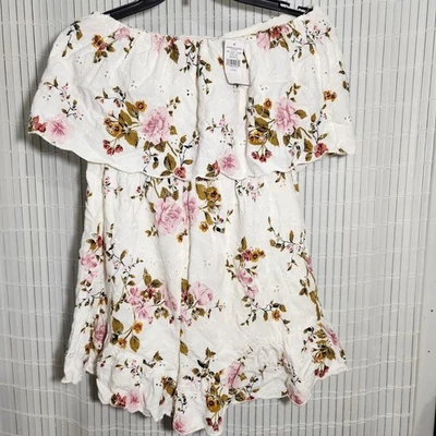 MACACÃO AMERICAN EAGLE TAMANHO PEQUENO BRANCO ESTAMPA FLORAL FORA DO OMBRO   - Imagem 1 de 4