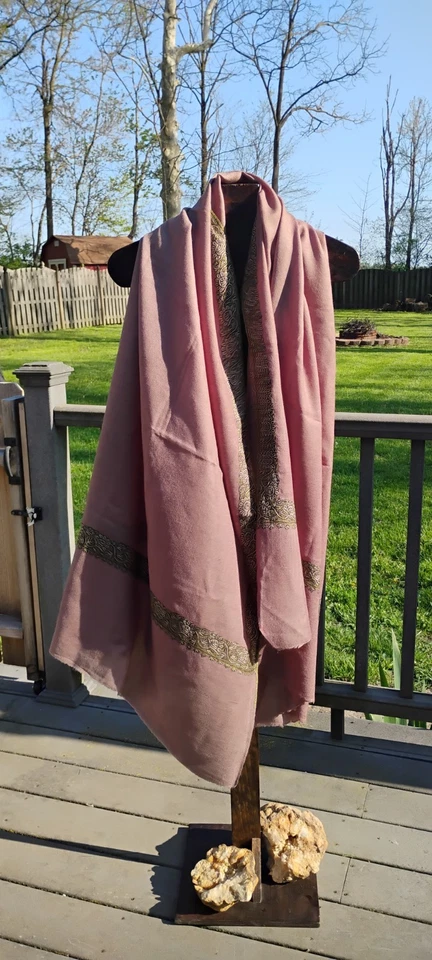 IMPRESIONANTE CHAL ENVOLVENTE BORDADO SOZNI *100% HECHO A MANO CACHEMIRA PASHMINA CACHEMIR  Foto 1 de 4