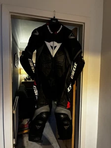 Dainese Laguna Seca 1-Piece Leathers Size 52 + Back Protector, Bag, Kit - Picture 1 of 4