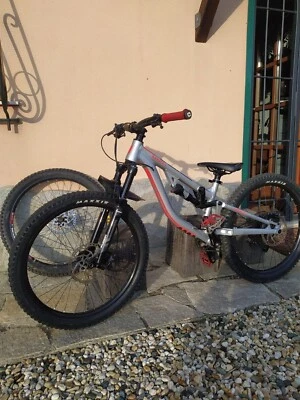 MTB full 24 pollici / 26 pollici Saracen - Immagine 1 di 4
