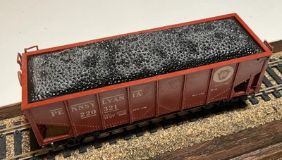 Tolva vintage Varney HO Pennsylvania 220321 2 bahías con carga marrón Foto 1 de 4