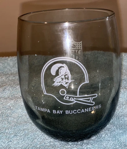VTG. Tampa Bay Buccaneers Roly Poly NFL Smokey Glass Cover