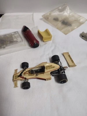 Lotto Enorme Ricambi Kit Montaggio  1/43 Formula 1 Resina Metallo Scocca - Immagine 1 di 4