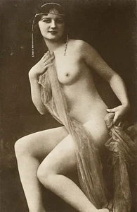 AK Erotik Frau nackt erotic girl nude pc - Picture 1 of 2