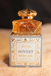 AVON DECANTER PROFUMO SONETTO 1/8 ONCIA RIEMPITO CON SCATOLA - Foto 1 di 2