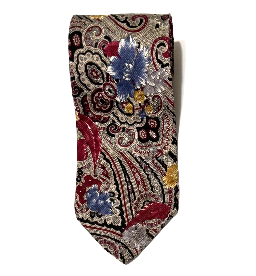 Classic Geoffrey Beene Neck Tie Paisley Floral Gray Background USA Made All Silk - Image 1 of 4
