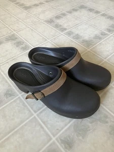 Crocs Brown Heeled Clogs Mules Women’s Size 7 Slip-On Shoes Comfort Strap  - Picture 1 of 6