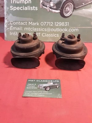 Triumph Tr4 6 Horns Lucas Metal High Low Tone Original  - Image 1 of 4