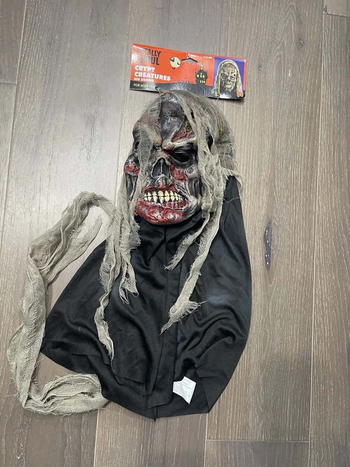 Totally Ghoul Crypt Creatures Bio Zombie Mask. Nwt - Image 1 of 3