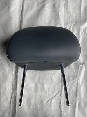 2008 2009 2010 2011 2012 2013 Infiniti G37 Coupe seats headrest - Image 1 of 4