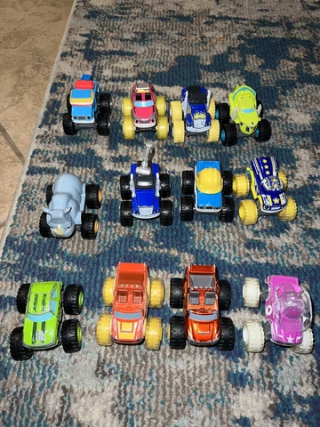 Lot Of 12 Blaze & the Monster Machines, Diecast Racer Trucks Toys Matel 2014 Cover