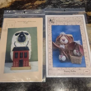 Folk Art Sheep & Salt Box House 2044 Bunny Bulbs 2 Wood Painting Patterns 2010 - Picture 1 of 4