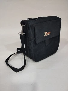 X-case Tasche für tragbaren CD-Spieler + CD's, mit Tragefurt, Schwarz - Bild 1 von 6