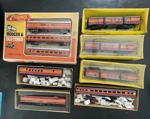 REDUCED MORE!! 9 NEW HO TRAINS-ATHEARN/COX Southern Pacific DAYLIGHT-BEAUTIFUL - Picture 1 of 13