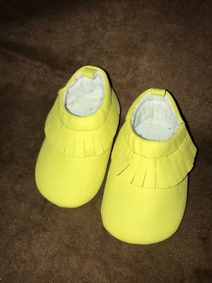 NEW Yellow Faux Leather Moccasins Crib Shoes Fringe Baby Infant Size 3/6mrhs - Image 1 of 4