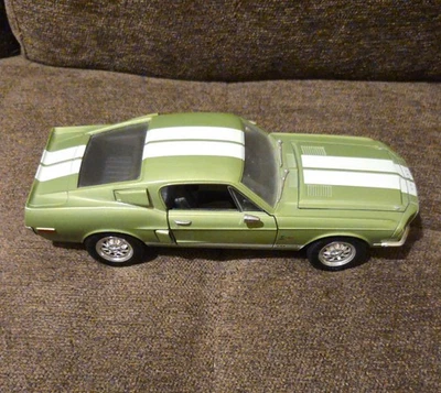 Coche diecast Ford Shelby GT 500K escala 1/18 verde/blanco 1968 artículo de coleccionista Foto 1 de 4