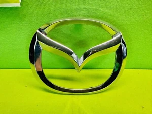 2013 - 2016 Mazda 3 Front Grille Emblem C23551731 OEM USED - Bild 1 von 10