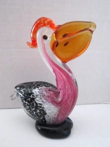 Estatuilla pisapapeles pelícano de vidrio soplado a mano pez en boca - Imagen 1 de 6
