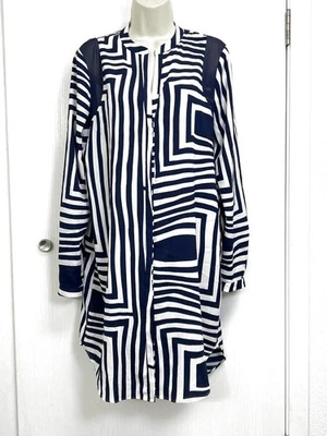 Top plumero túnica DKNYC talla pequeña azul marino blanco estampado laberinto manga larga Foto 1 de 3