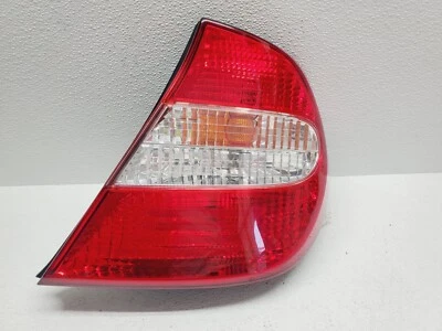 Luz trasera derecha del lado del pasajero Toyota Camry 2002 2003 2004 usada  Foto 1 de 4