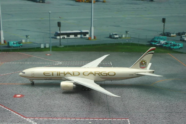 Phoenix 1/400 Etihad Cargo Boeing 777F 'A6-DDB' 1/400 - Immagine 1 di 1