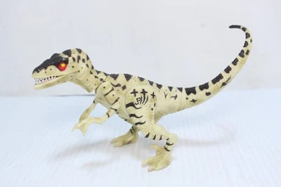 Figura de dinosaurio blanco Jurassic Park III 3 Raptor Pursuit Re-Ak At-Ak Hasbro 2000 Foto 1 de 4