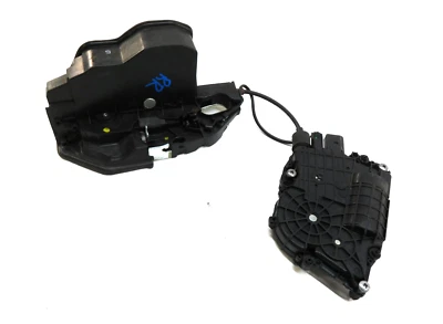 BMW 740i 750i 760i 2011-2015 (F01) PESTILLO DE CERRADURA DE PUERTA TRASERA LADO DERECHO (CIERRE SUAVE) Foto 1 de 4