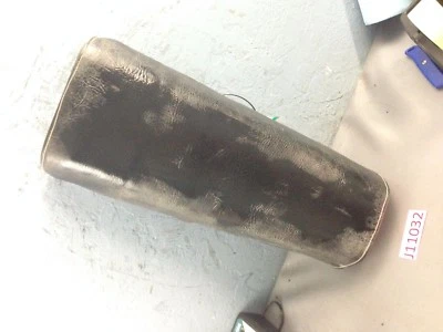 Selim de assento YAMAHA 1982 1983 XT125 XT200 FABRICANTE DE EQUIPAMENTO ORIGINAL 15A-W2473-00-00 - Imagem 1 de 4