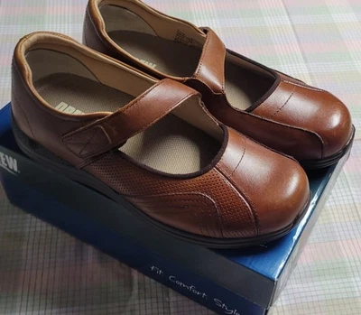 NOVO NA CAIXA * SAPATOS CASUAIS FEMININOS DREW * PARTE SUPERIOR DE COURO - Imagem 1 de 4