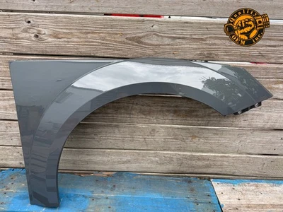 2016-2023 AUDI TT TTS PARA-LAMA DIANTEIRO DIREITO (LADO DO PASSAGEIRO) (CINZA G3 / X7M) OE 53k - Imagem 1 de 4