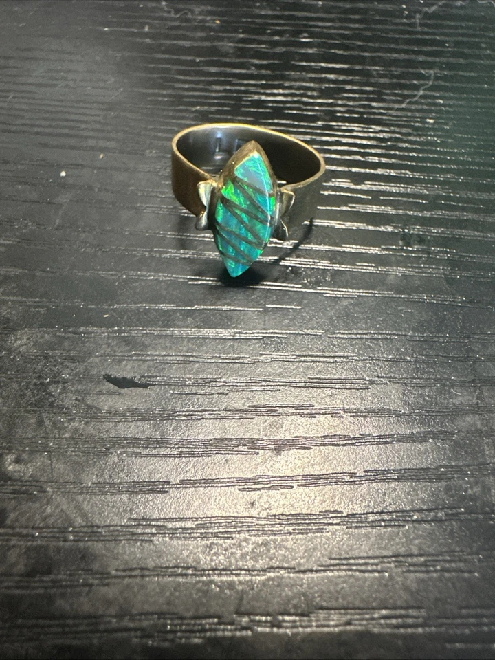 Increíble anillo de piedras preciosas tipo calcedonia opaca heliotropo esmeralda piedra de sangre  Foto 1 de 4