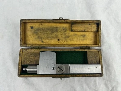 Brown & Sharpe No. 738? Indicador de ajuste de torno temprano con herramienta de maquinista de estuche Foto 1 de 4