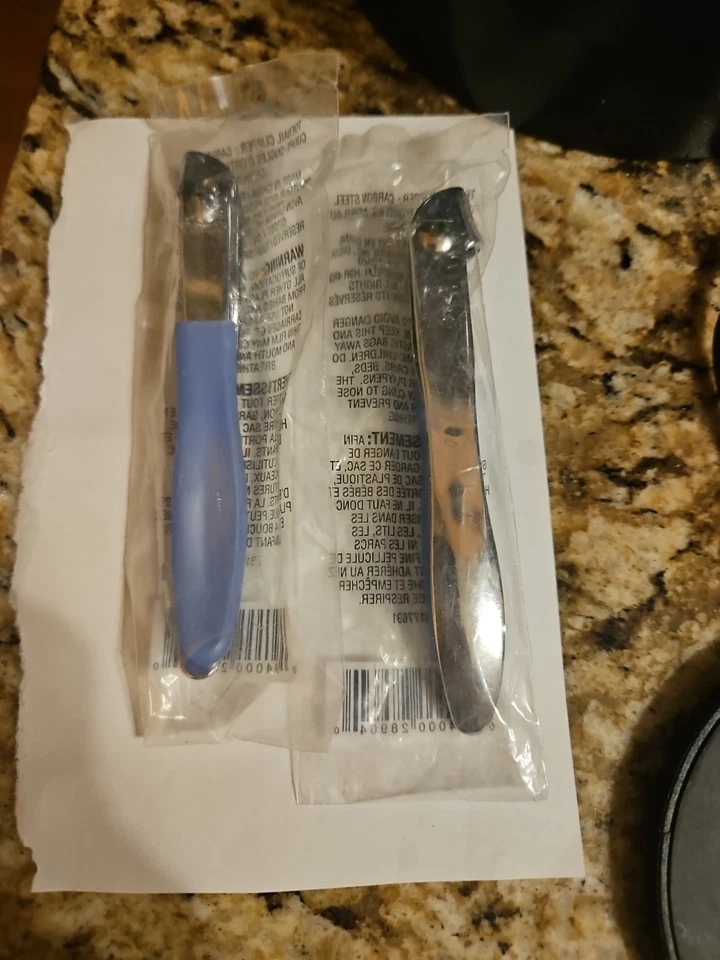 Cortaúñas Avon Azul Acero al Carbono Lote de 2 Nuevo Sellado en Paquete NUEVO❗️ Foto 1 de 1