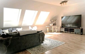 Sanierte TRAUMWOHNUNG mit Fernblick - Bild 1 von 13