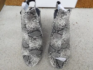 Ashley Stewart Gr. 11 W Peeptoed Chunky Pump Heels - Bild 1 von 8