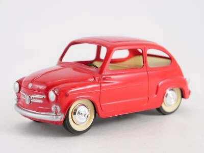 Paya Seat 600 In Plastica E Lamiera Con Motore A Frizione Mai Giocato 1/24 - Immagine 1 di 4
