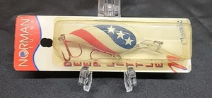 Norman Deep Little N Clásico Ol Glory Estrella Rayas Bandera Señuelo de Pesca Patriota EE. UU. - Imagen 1 de 5