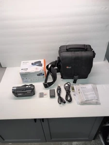 Sony Handycam HDR-PJ440 8GB HD Camcorder w/ Built-In Projector + 64 GB card USB - Picture 1 of 22