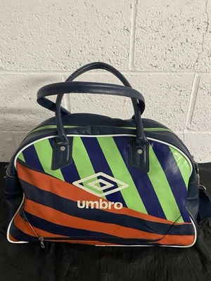 Bolsa de deporte grande retro Umbro para hombre bolsa de gimnasio. Buen estado. Foto 1 de 4