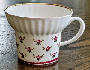 BEAUTIFUL LFZ ЛФЗ SOVIET FINE PORCELAIN DEMITASSE ESPRESSO CUP with PINK FLOWERS - Picture 1 of 13