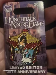Spilla Disney Gobbo di Notre Dame 25° Anniversario Esmeralda & Djali LE - Foto 1 di 1