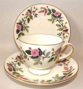Wedgwood Hathaway Rose Trio tazza da tè piattino piatto laterale - Foto 1 di 5