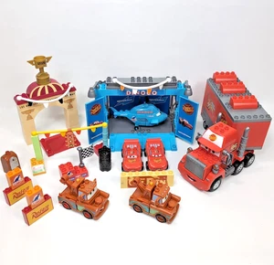Mega Bloks Disney Pixar Cars Dinoco Stage Mack Piston Cup Lightning McQueen Lot - Imagen 1 de 15