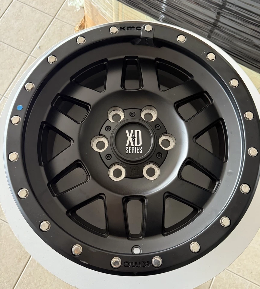 KMC XD Series 17" 17x9 6x5.5 Black Wheel Rim DW1264 XD128 XD12878068720T 256 Foto 1 de 4