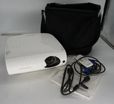 Samsung LCD-Projektor, Beamer SP L301W | mit Fernbedienung und Tasche - Bild 1 von 4