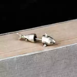 1Pc s925 sterling silver Retro style shark stud earrings - Picture 1 of 5