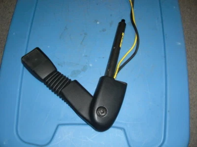 1999-2000-2001-2002-03-2004 LAND ROVER DISCOVERY II LEFT FRONT SEAT BELT BUCKLE  - Image 1 of 4